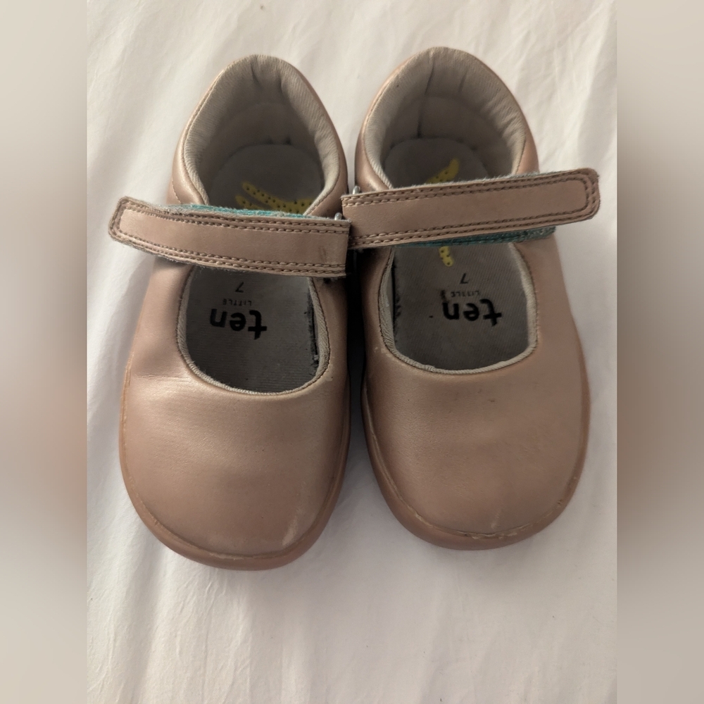 Ten little Mary Jane's Rose Gold, size 7 toddler